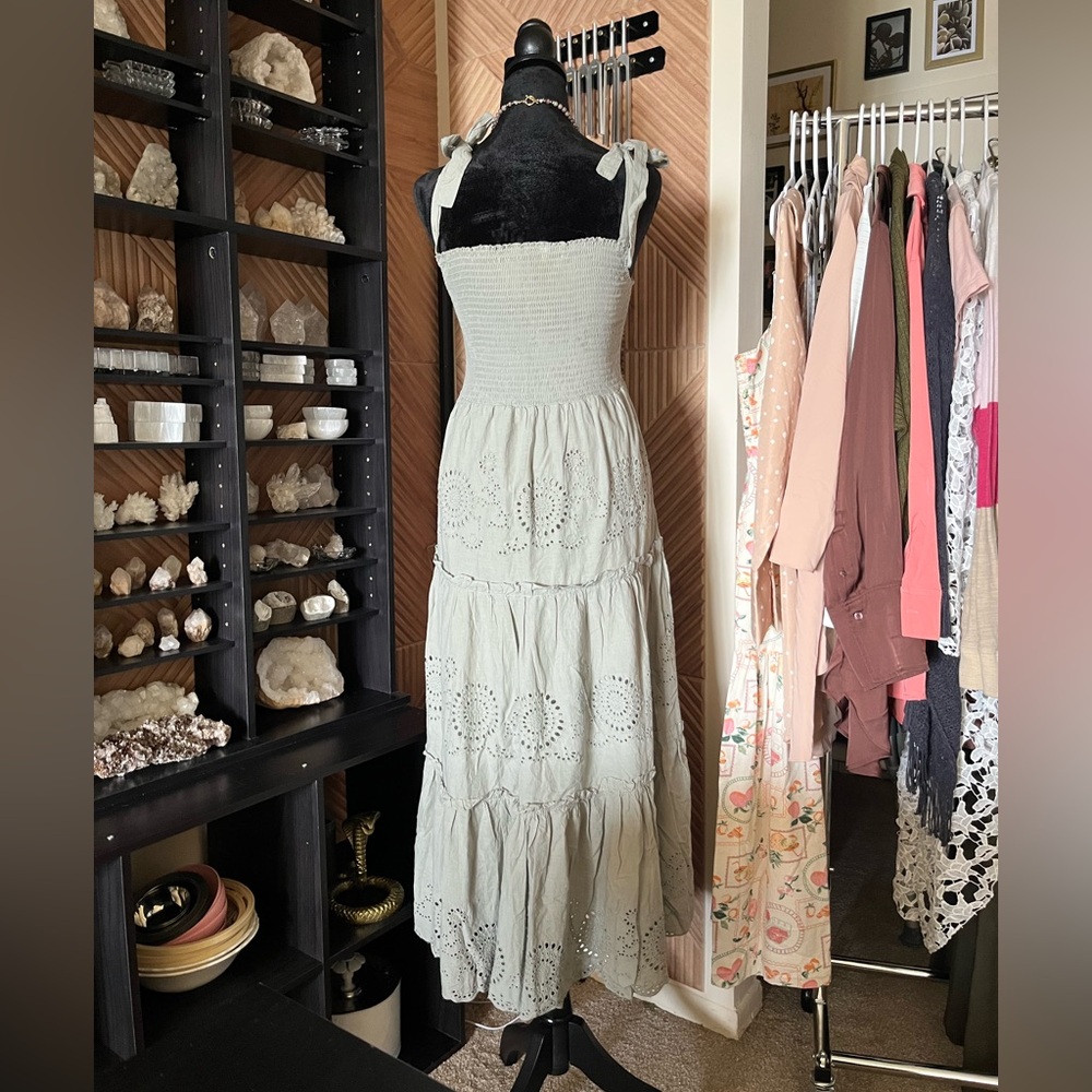 Beautiful embroidered tiered tie shoulder green sleeveless summer maxi dress - Picture 4 of 6